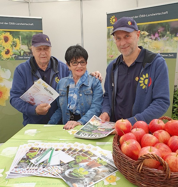 Günter und Monika Farnberger mit Gerhard Grundböck (rechts)