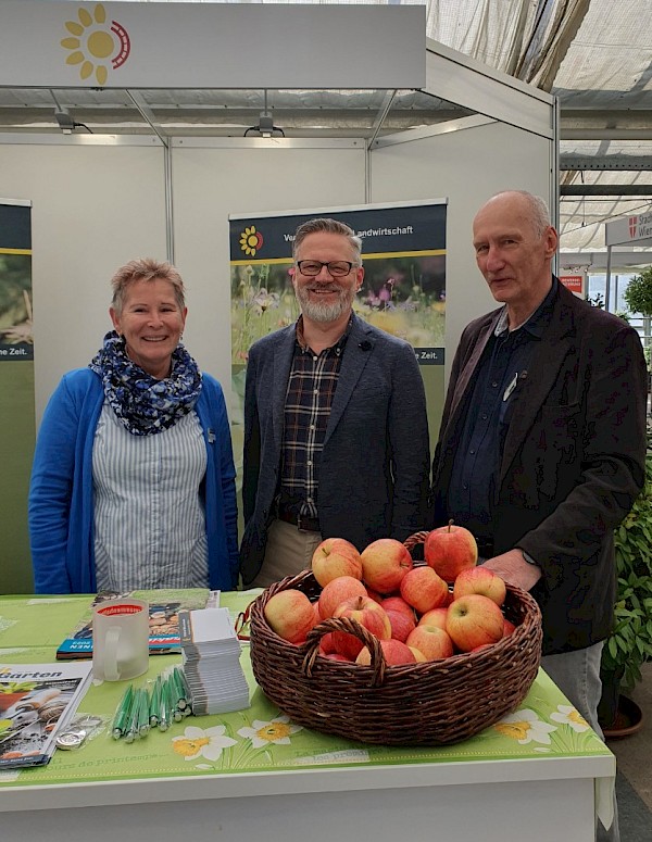 Erika und Josef Fürnkranz mit Präsident Rohrhofer (Mitte)